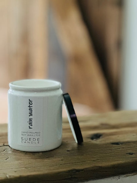 WHITE FARMHOUSE CROCK